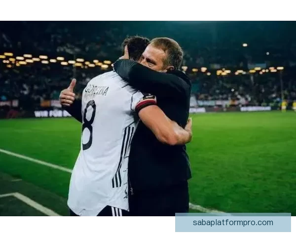 格纳布里与戈雷茨卡携手上演拜仁精彩庆祝瞬间