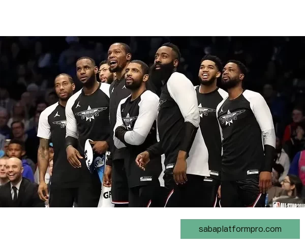 勇士今夏计划全力引援詹姆斯或小卡 目标打造全新核心阵容